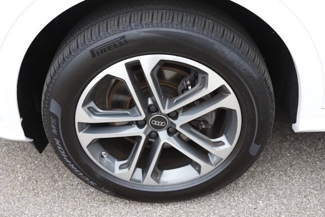 Used 2025 Audi Q5 Premium w/ Convenience Package AWD/4WD image 9
