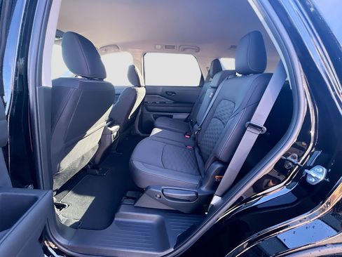 New 2026 Nissan Pathfinder SV image 25