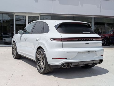 New 2026 Porsche Cayenne Turbo AWD/4WD image 3