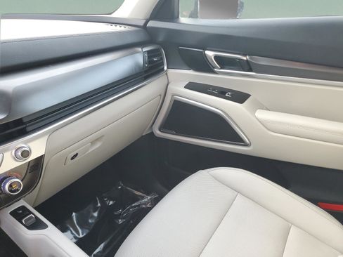 Used 2023 Kia Telluride S image 25