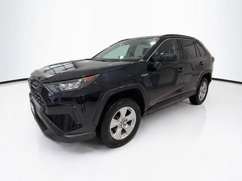 Used 2021 Toyota RAV4 LE AWD/4WD image 3
