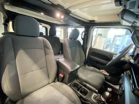 Used 2024 Jeep Wrangler Sport image 26