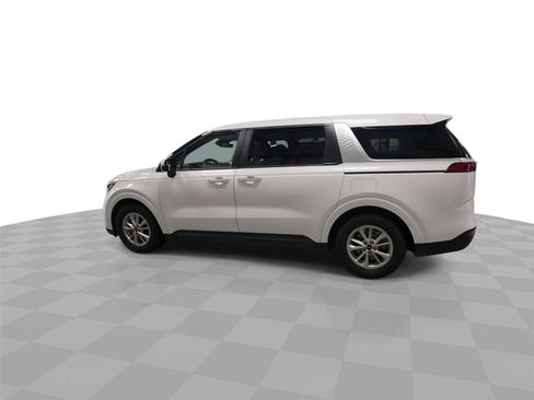 Used 2024 Kia Carnival LX FWD image 5