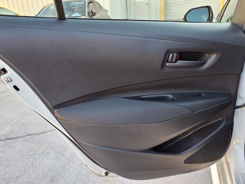 Used 2022 Toyota Corolla LE image 15