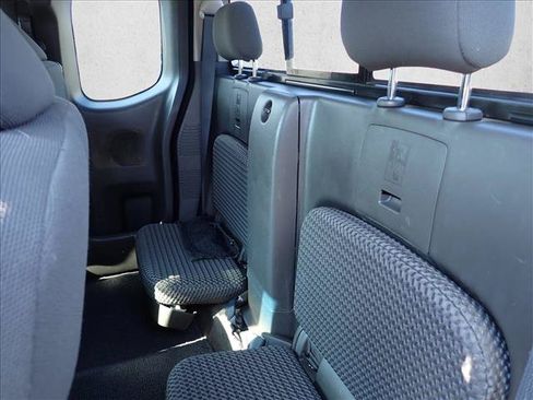 Used 2012 Nissan Frontier SV RWD image 5