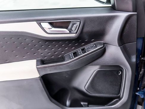 Used 2020 Ford Escape SE Sport image 22