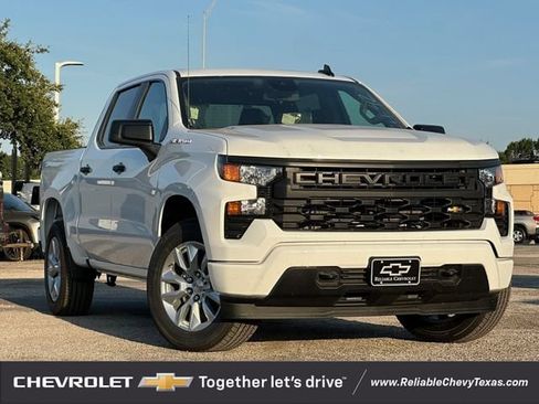 Used 2026 Chevrolet Silverado 1500 Custom RWD image 2