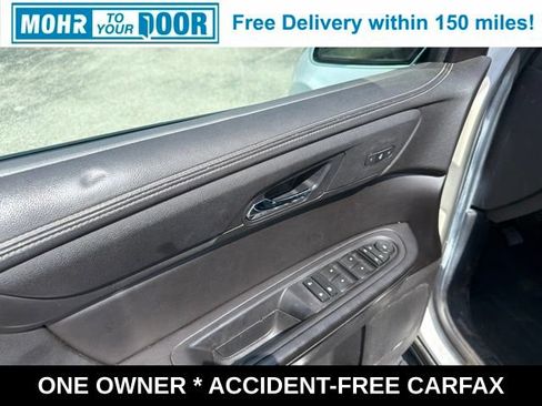 Used 2017 Chevrolet Traverse LT FWD image 13
