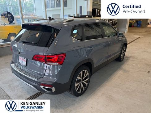 Used 2023 Volkswagen Taos SE w/ Panoramic Sunroof Package AWD/4WD image 5