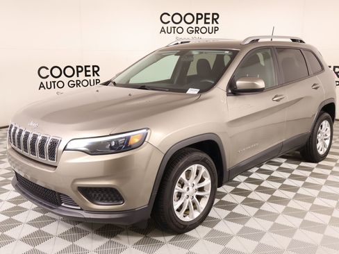 Used 2020 Jeep Cherokee Latitude FWD image 9