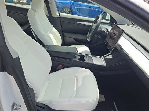 Used 2023 Tesla Model 3 Standard Range RWD image 3