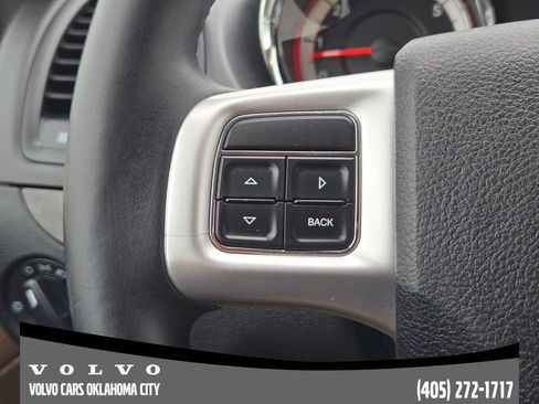 Used 2016 Dodge Grand Caravan SXT w/ Rear Park Assist Package FWD image 22