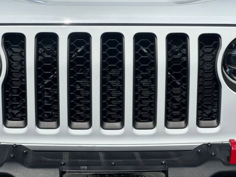Used 2021 Jeep Gladiator Rubicon AWD/4WD image 45