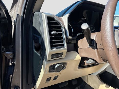 Used 2019 Ford F150 Lariat image 11