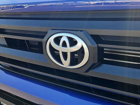 Used 2025 Toyota Tacoma SR5 AWD/4WD image 29
