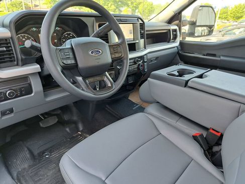 New 2026 Ford F250 XL w/ XL Chrome Package AWD/4WD image 7