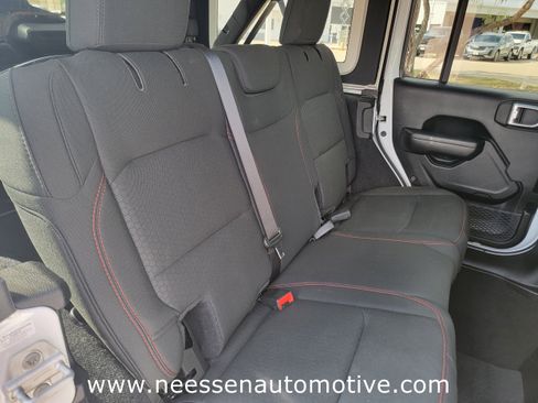 Used 2019 Jeep Wrangler Unlimited Rubicon image 12