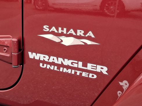 Used 2012 Jeep Wrangler Unlimited Sahara w/ Dual Top Group image 30