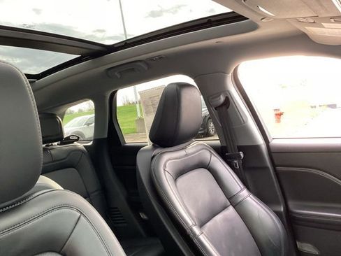 Used 2022 Lincoln Corsair AWD w/ Premium Package image 25