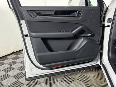 New 2026 Porsche Cayenne GTS image 16