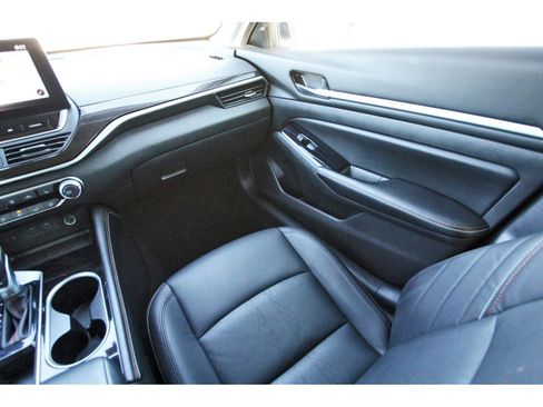 Used 2024 Nissan Altima 2.5 SR w/ SR Premium Package image 13