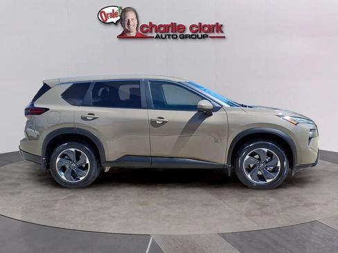 Certified 2024 Nissan Rogue SV FWD image 6