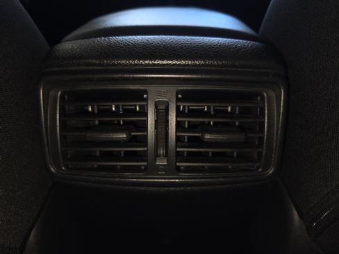 Used 2019 Nissan Rogue SV AWD/4WD image 27
