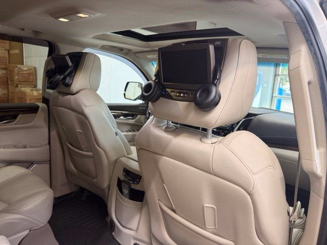 Used 2018 Cadillac Escalade Luxury w/ LPO, Radiant Package AWD/4WD image 28