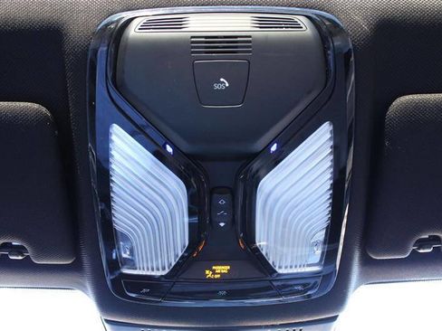 Used 2020 BMW 530i w/ Convenience Package image 28