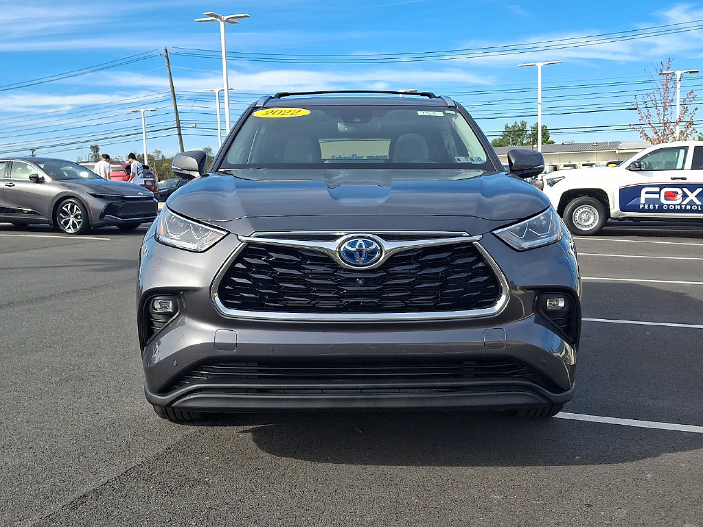 Certified 2022 Toyota Highlander Limited AWD/4WD image 2