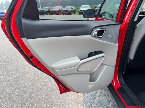 Used 2022 Kia Soul LX FWD image 21
