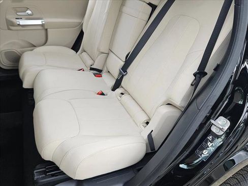 Used 2026 Mercedes-Benz GLB 250 image 17