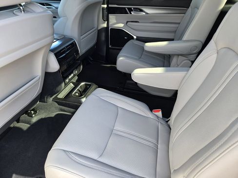 New 2026 Jeep Grand Wagoneer L Limited AWD/4WD image 17