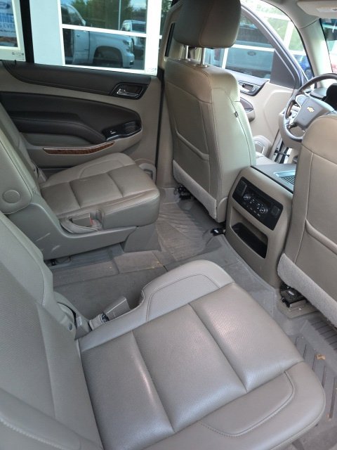 Used 2020 Chevrolet Suburban Premier AWD/4WD image 12