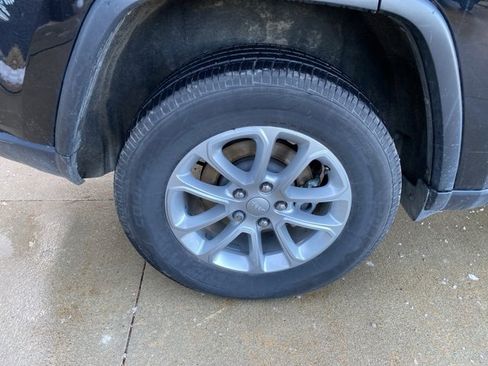 Certified 2021 Jeep Grand Cherokee Laredo image 15