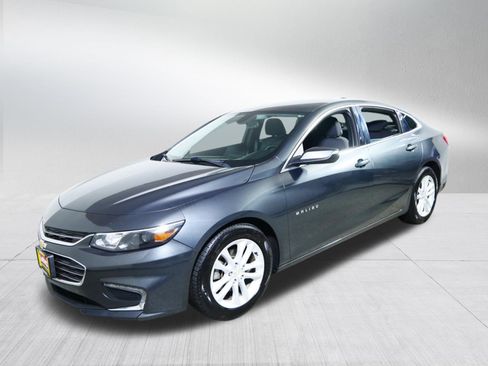 Used 2018 Chevrolet Malibu LT FWD image 3