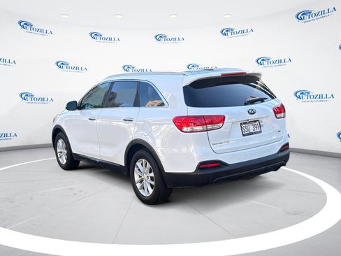 Used 2016 Kia Sorento FWD w/ LX Convenience Package image 3