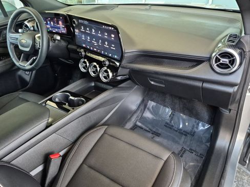 Used 2024 Chevrolet Blazer EV LT AWD/4WD image 29