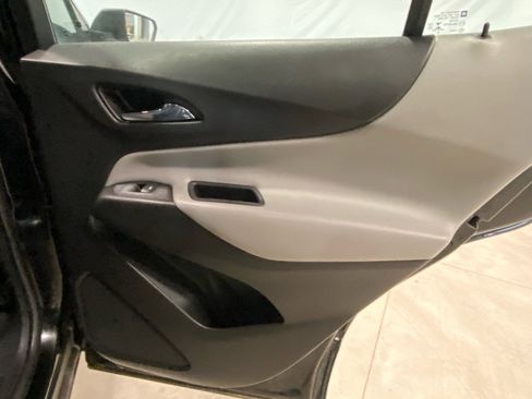 Used 2021 Chevrolet Equinox LS image 26