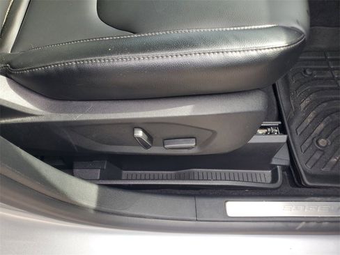 Used 2024 Ford Edge Titanium image 37