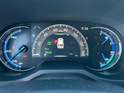 Used 2025 Toyota RAV4 SE w/ Weather & Moonroof Package image 15