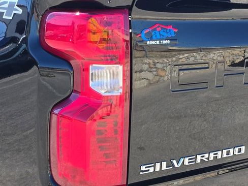 Used 2025 Chevrolet Silverado 2500 LT w/ Convenience Package AWD/4WD image 10