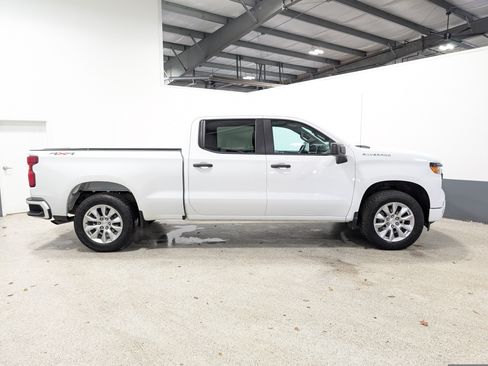 Used 2024 Chevrolet Silverado 1500 Custom AWD/4WD image 2