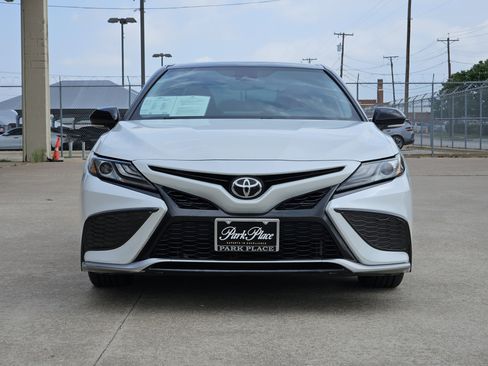 Used 2021 Toyota Camry XSE image 6
