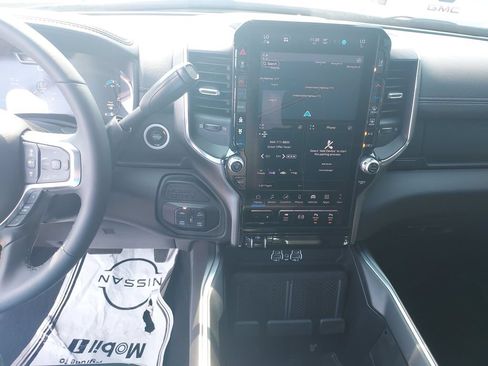Used 2025 RAM 2500 Laramie AWD/4WD image 20