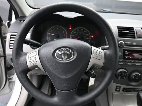 Used 2011 Toyota Corolla LE image 6