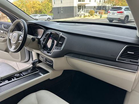 Used 2020 Volvo XC90 T5 Momentum w/ Protection Package image 27