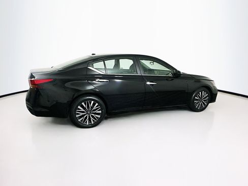 Used 2023 Nissan Altima 2.5 SV FWD image 10