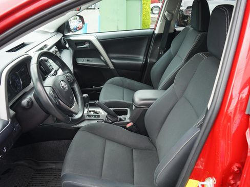 Used 2016 Toyota RAV4 XLE AWD/4WD image 14
