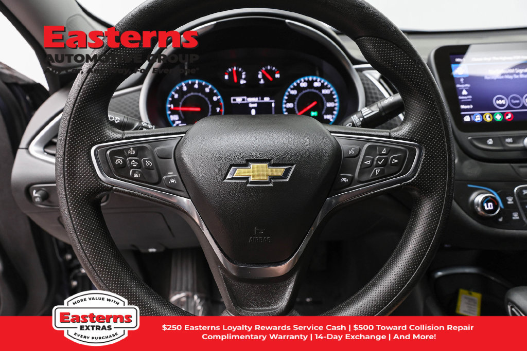 Used 2025 Chevrolet Malibu LT FWD image 11